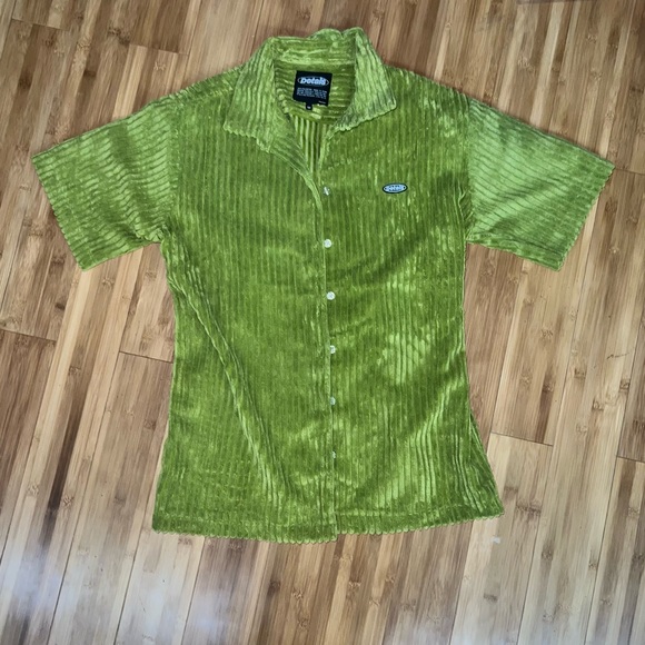 Petals & Peacock- Corduroy Button Up. Medium - Picture 1 of 2